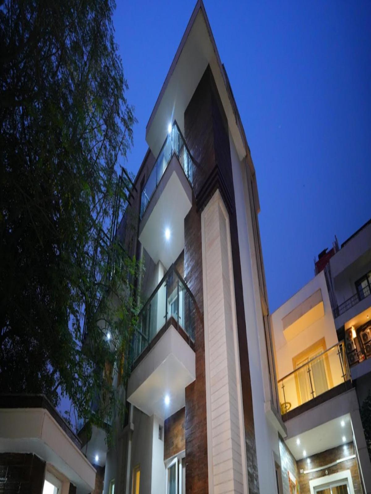 Mallenzo Suites Dlf Phase 1 Gurgaon Exterior photo