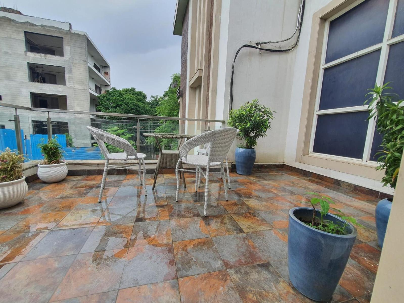 Mallenzo Suites Dlf Phase 1 Gurgaon Exterior photo